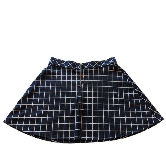 🛍️ Joe B Black & White Striped Skirt Size Large - Picture 1 of 4